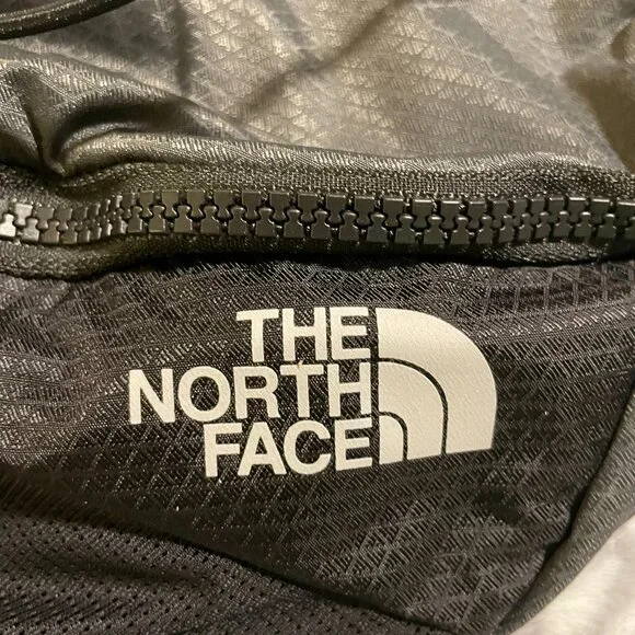The North Face Lumbnical Small Lumbar Fanny Pack Black/Asphalt Gray, NWOT - Picture 4 of 8